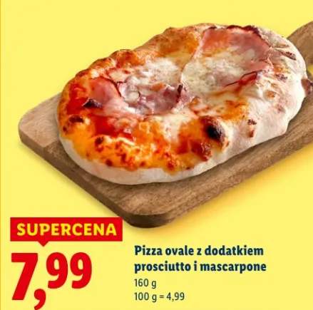 Pizza ovale z dodatkiem prosciutto i mascarpone
