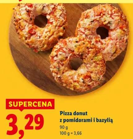 Pizza donut z pomidorami i bazylią
