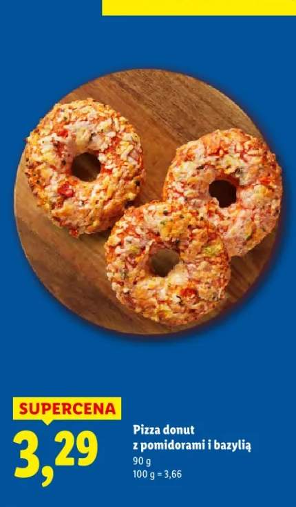 Pizza donut z pomidorami i bazylią