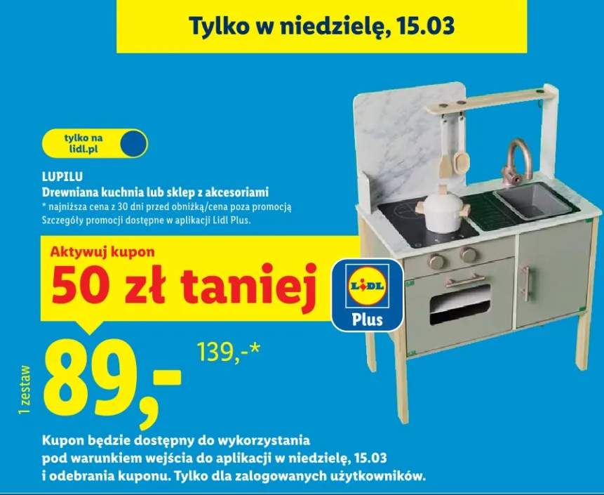 Drewniana kuchnia lub sklep z akcesoriami