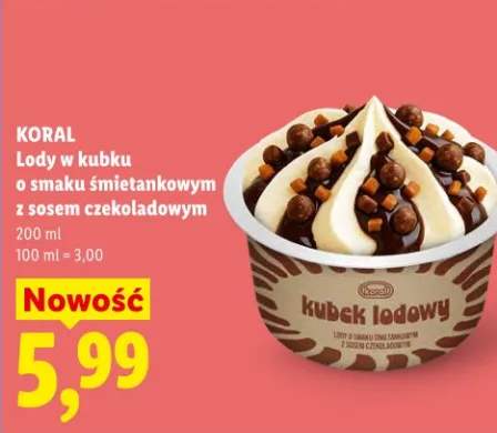 Lody w kubku o smaku śmietankowym z sosem czekoladowym