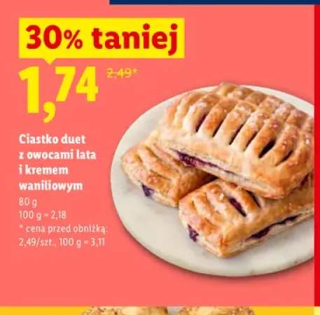 Ciastko duet z owocami lata i kremem waniliowym